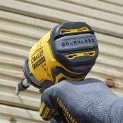 Avvitatore a impulsi BRUSHLESS V20 18V Fatmax SFMCF810B