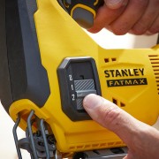 Seghetto alternativo 18V 4 Ah Stanley Fatmax V20 SFMCS600M2K regolazione tagli angolari