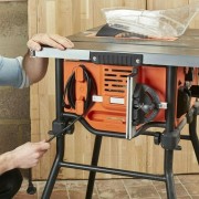 Sega a banco 1800W lama 254 mm con gambe di supporto Black Decker BES720-QS