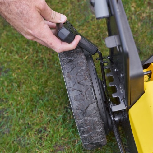 Rasaerba mulching semovente a batteria 18V Brushless Stanley V20 SFMCMWS251B-XJ