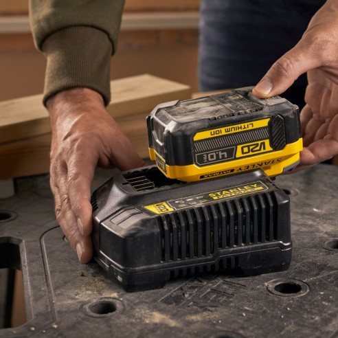 Set caricabatterie con batteria 18V 4A V20 Stanley SFMCB14M1-QW
