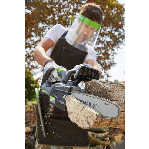 Elettrosega a batteria SE20 Verdemax 4349 - 20V 2Ah - barra da 25 cm ambientata