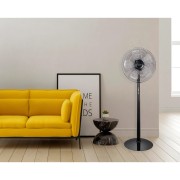 Argo Standy Evo nero ventilatore a piantana con telecomando ambientata