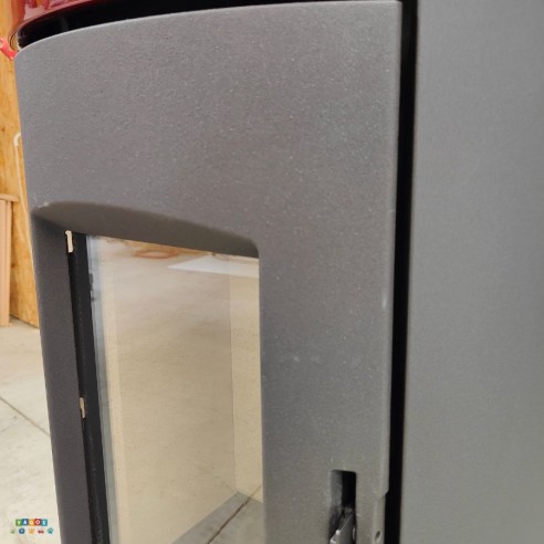 Stufa a pellet ventilata canalizzata Yung 130++ EK63 porta in ghisa