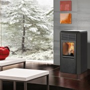 Stufa a pellet Idro Idropoint2 10,1 kW grigio ambientata