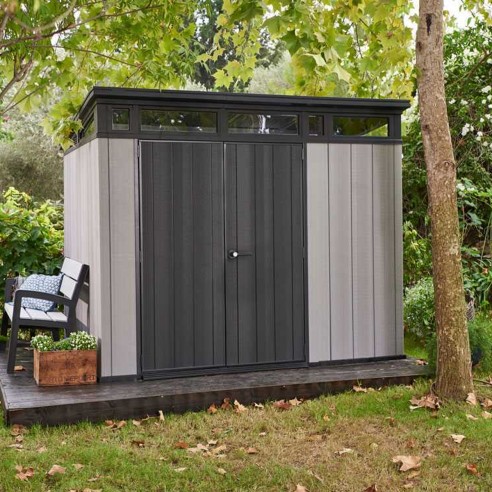 Keter casetta da giardino Artisan 7x7 grigio ambientata