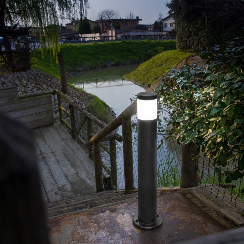 Lampione paletto da giardino Focus nero rotondo, IP65 Intec