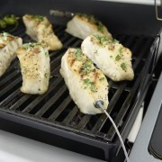 Weber Barbecue a Gas Smart Spirit EPX-435R Stealth Edition (4 Bruciatori, Sear Zone, Girarrosto, Wi-Fi) sonda cablata